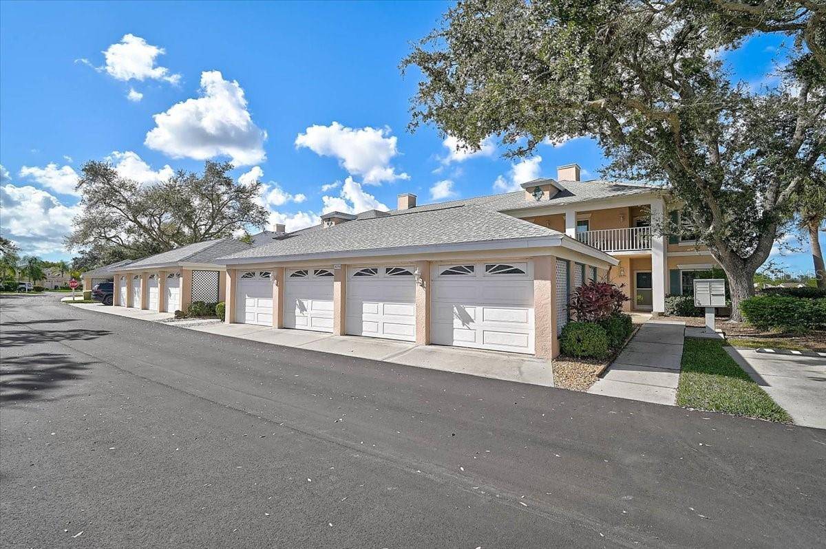 4219 CADDIE DR E #204, Bradenton, FL 34203