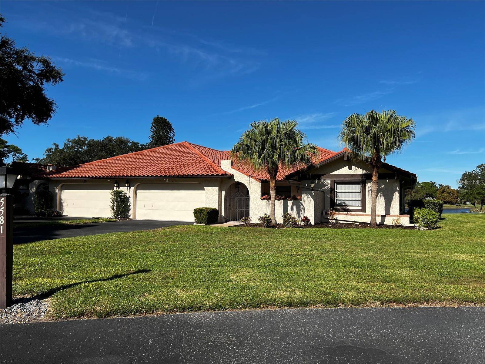 5581 GOLF POINTE DR, Sarasota, FL 34243