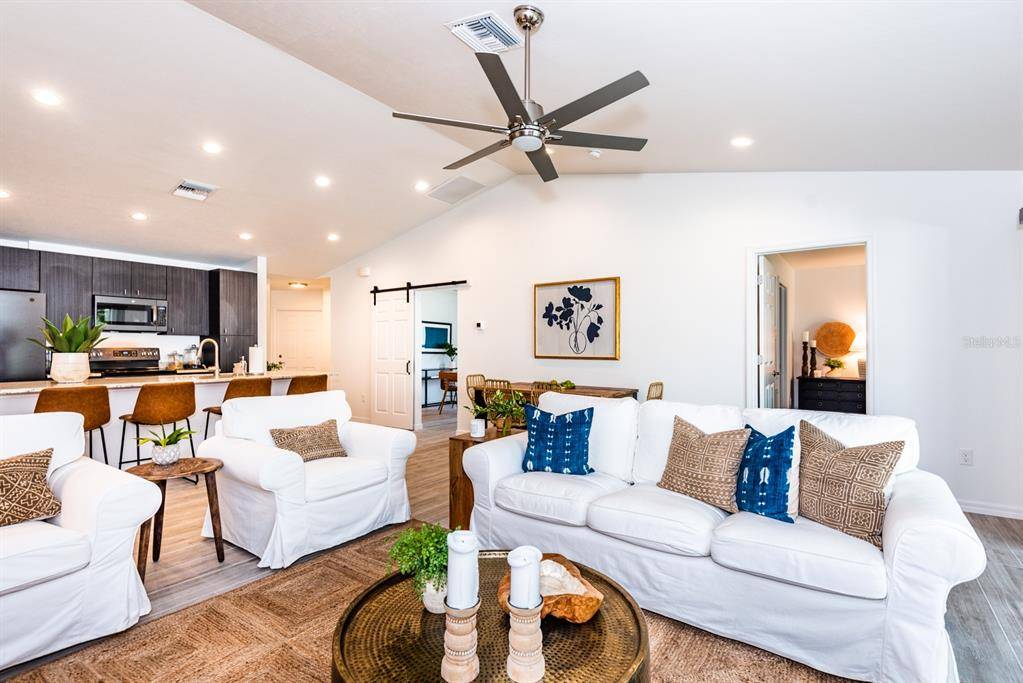 215 LEWIS CIR #111, Punta Gorda, FL 33950