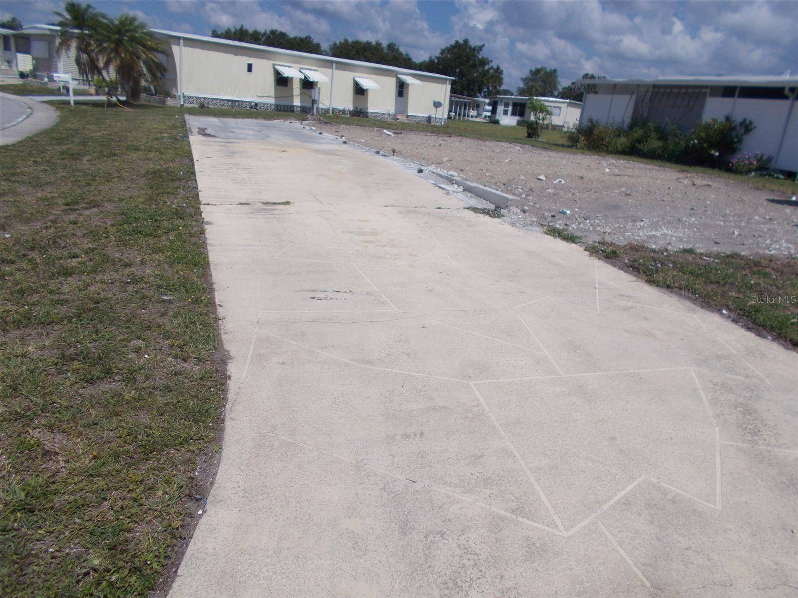 6581 CENTER LN, North Port, FL 34287