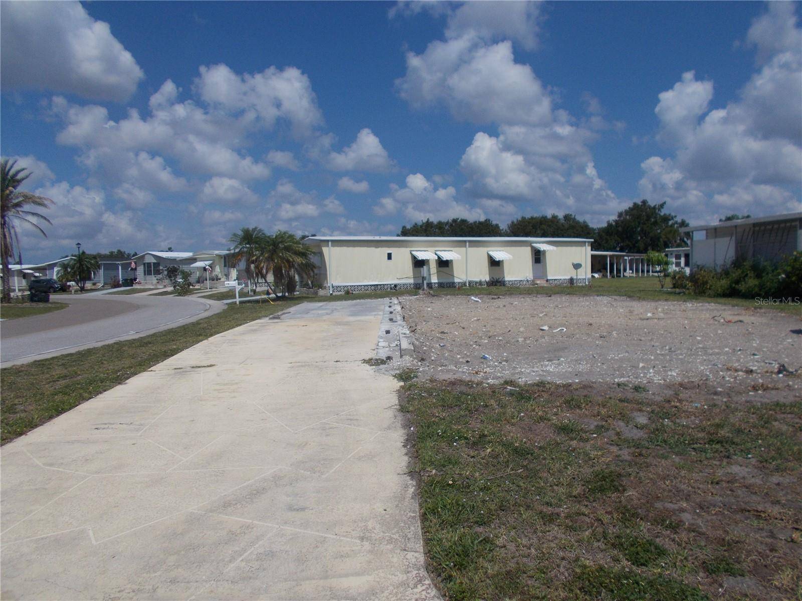 6581 CENTER LN, North Port, FL 34287