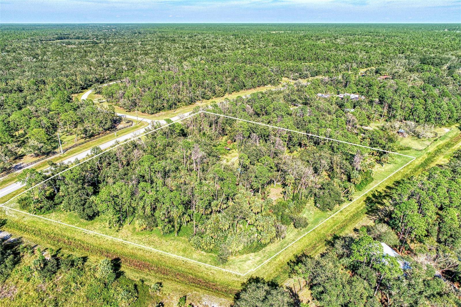 Lot 2 TROPICAIRE BLVD, North Port, FL 34286