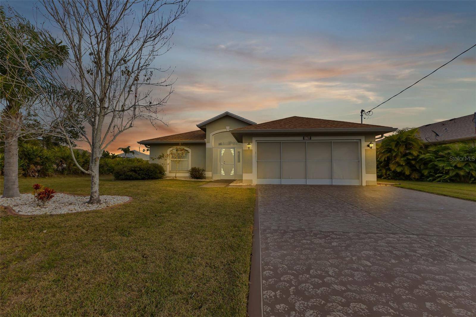 176 JENNIFER DR, Rotonda West, FL 33947
