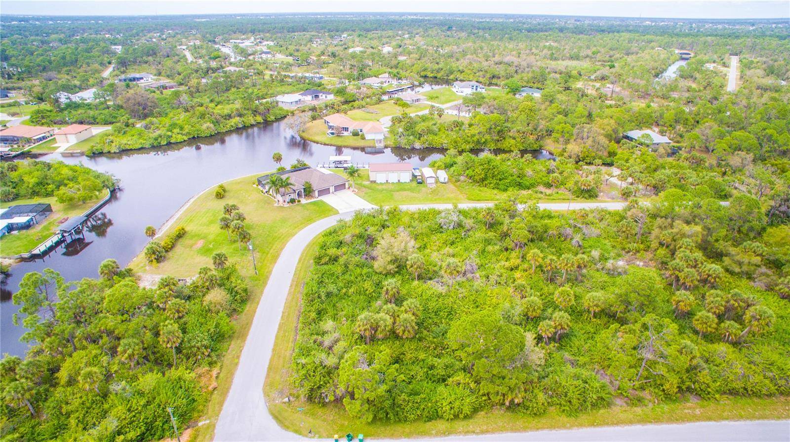 1310 BRAKLET TER, Port Charlotte, FL 33953