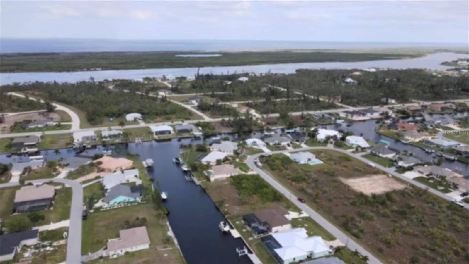 15442 MCCOMB CIR, Port Charlotte, FL 33981
