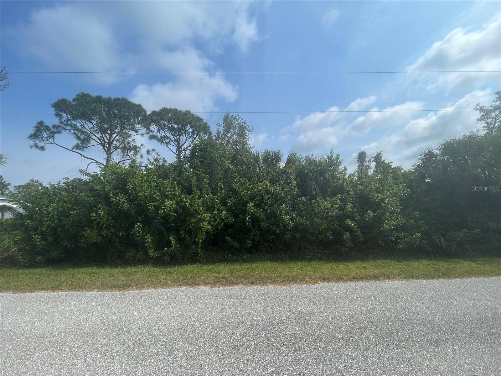 9366 LOYOLA AVE, Englewood, FL 34224