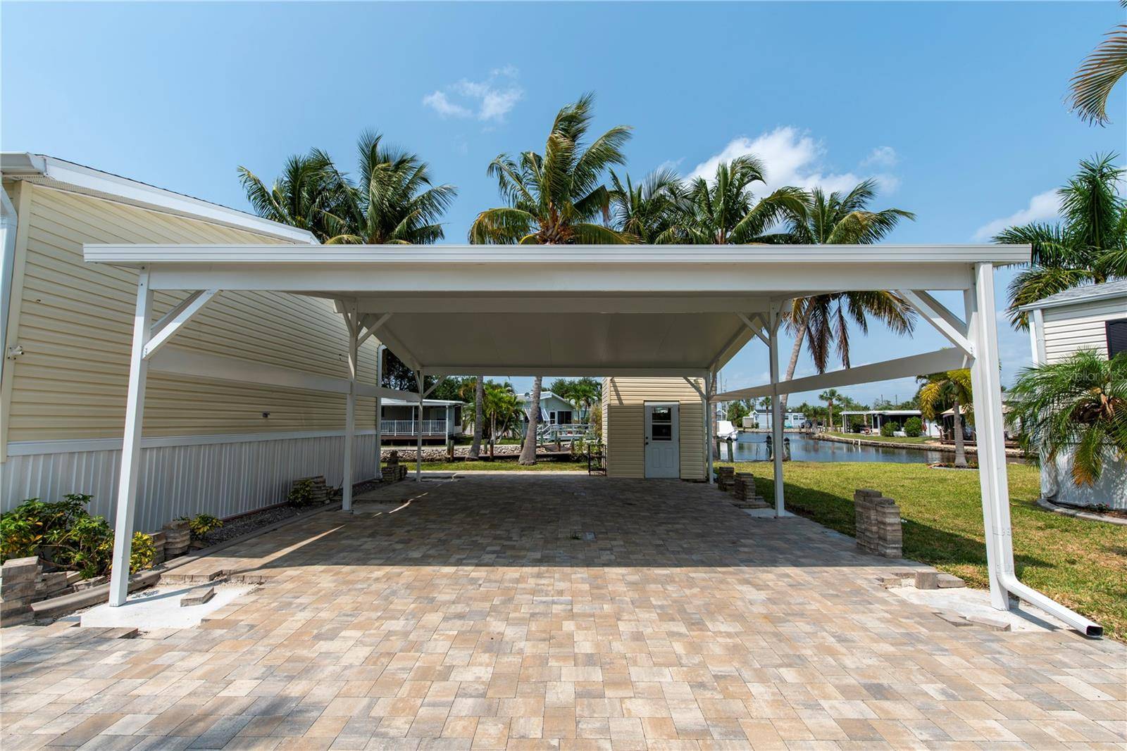 23 HOLLAND DR, Punta Gorda, FL 33950