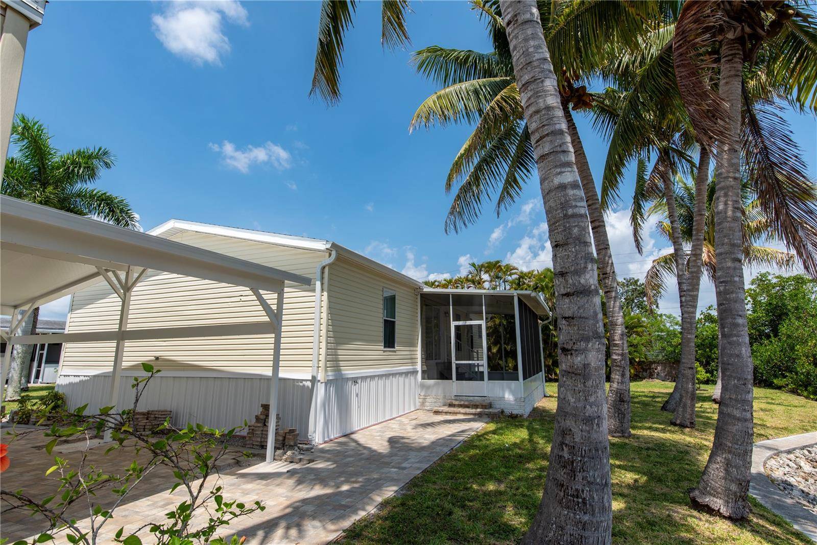 23 HOLLAND DR, Punta Gorda, FL 33950