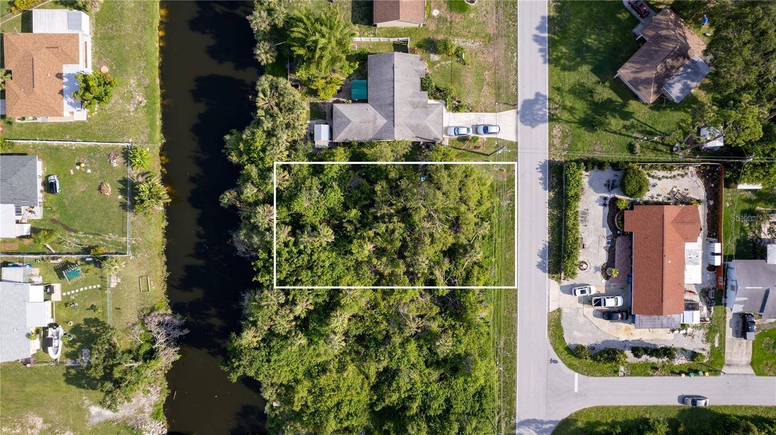 1556 BIRCHCREST BLVD, Port Charlotte, FL 33952