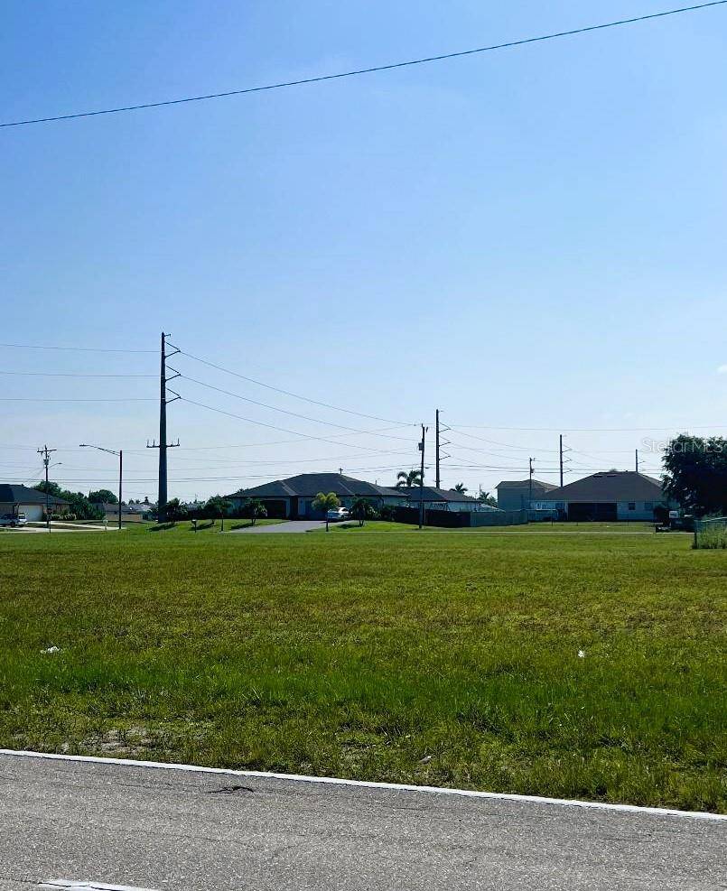 2713 SANTA BARBARA BLVD N, Cape Coral, FL 33993