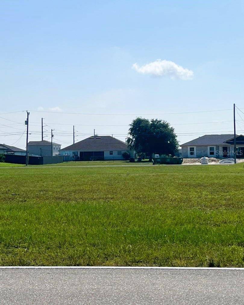 2713 SANTA BARBARA BLVD N, Cape Coral, FL 33993