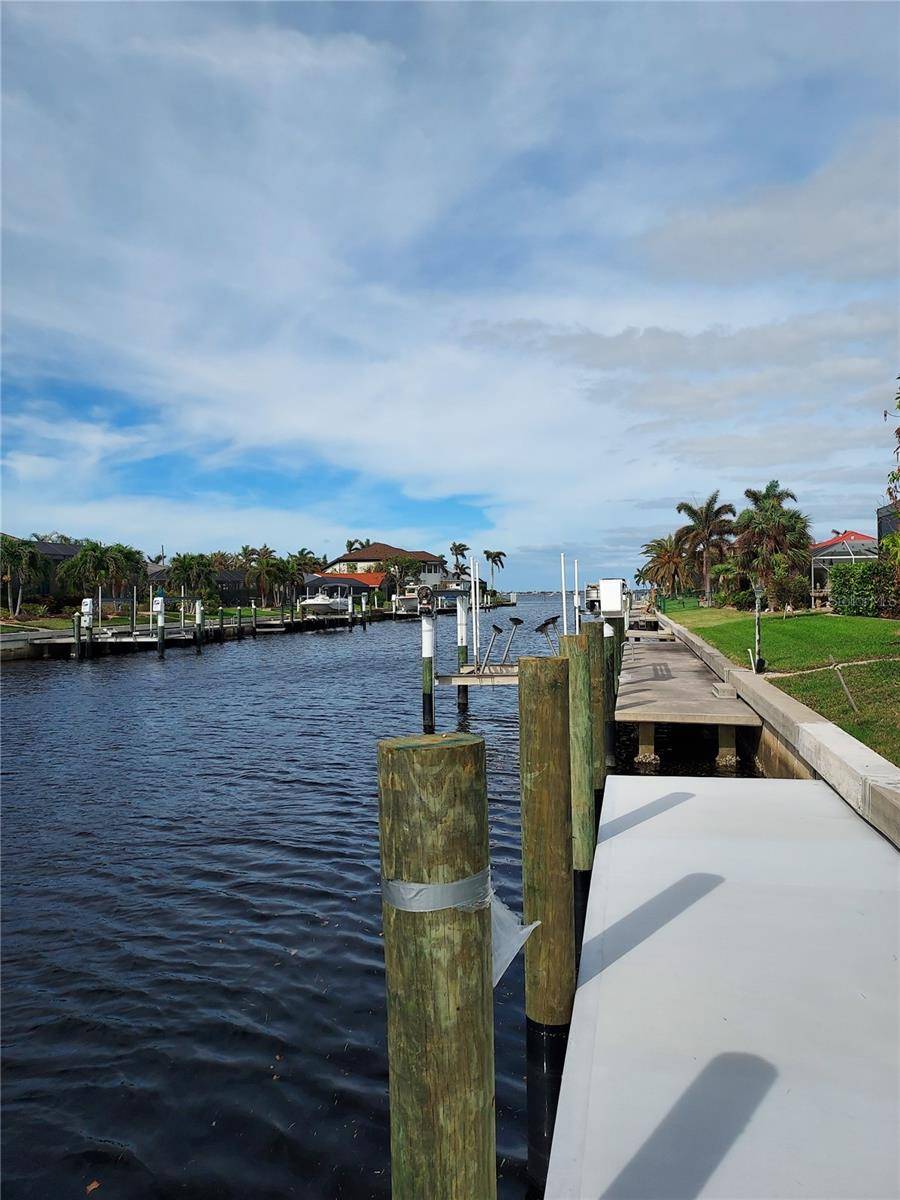 2200 PALM TREE DR, Punta Gorda, FL 33950