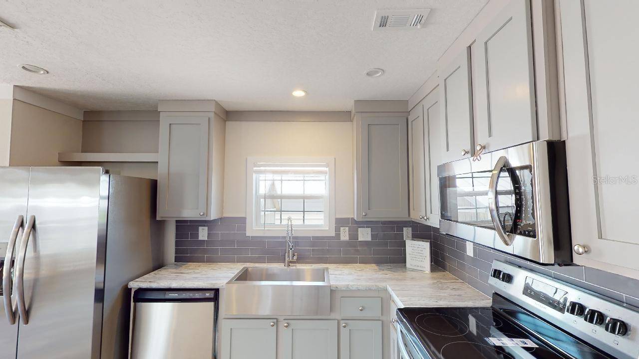 1556 BLUE HERON DR, Englewood, FL 34224