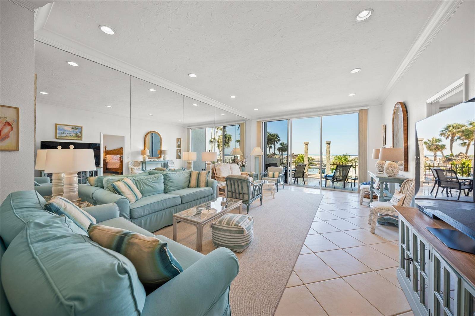 1212 BENJAMIN FRANKLIN DR #102, Sarasota, FL 34236
