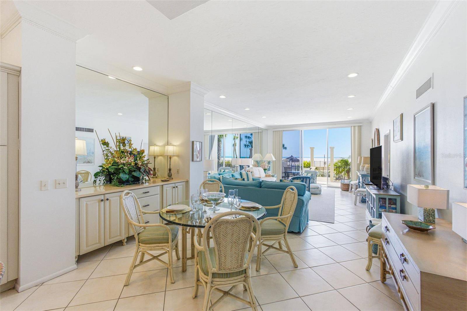 1212 BENJAMIN FRANKLIN DR #102, Sarasota, FL 34236