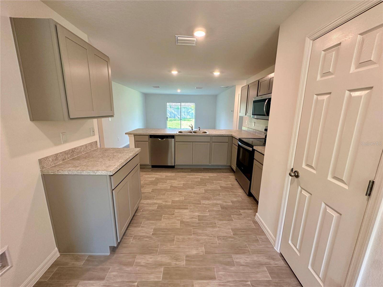 12 ROYAL LEAF LN, Palm Coast, FL 32164