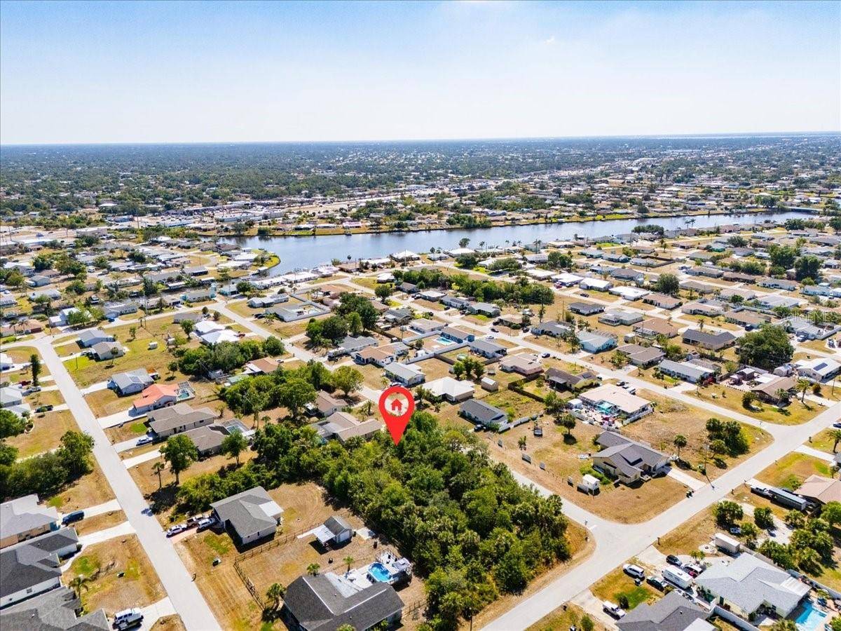 868 MENSH TER NW, Port Charlotte, FL 33948