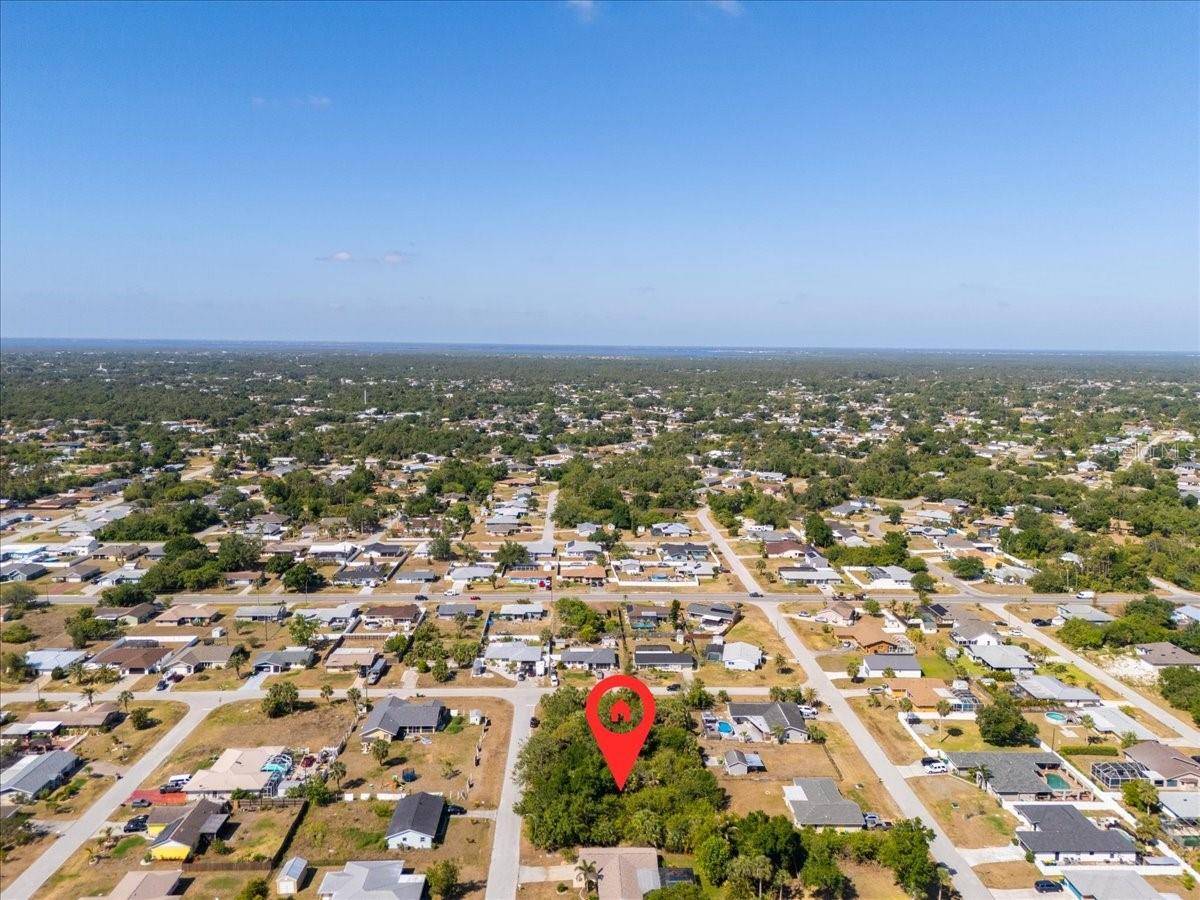 868 MENSH TER NW, Port Charlotte, FL 33948