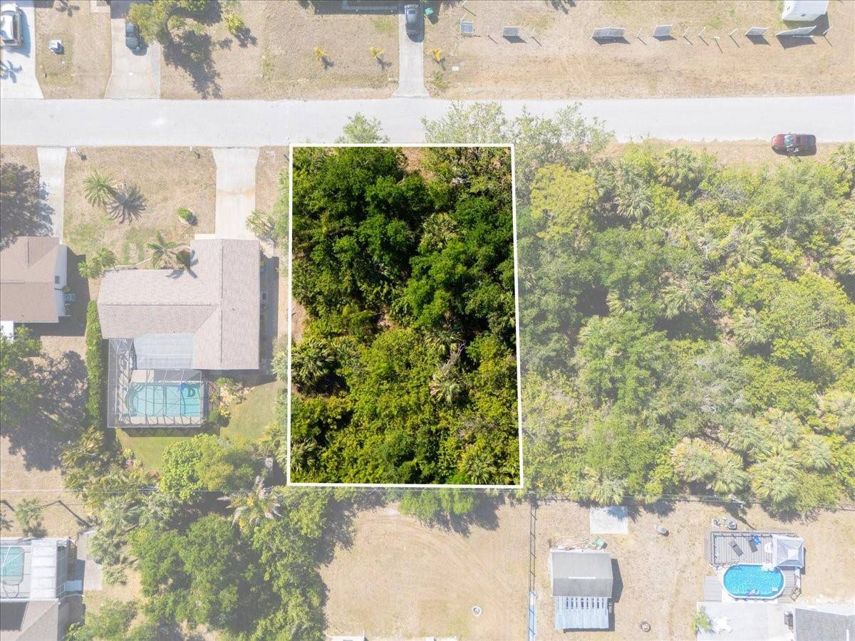 868 MENSH TER NW, Port Charlotte, FL 33948