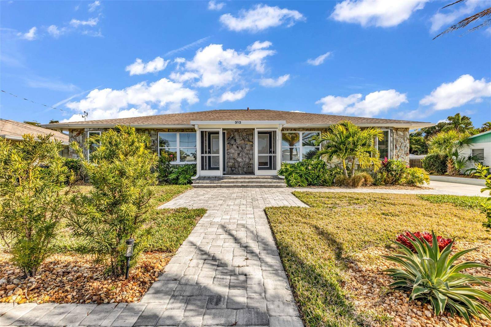 312 BAYSHORE RD, Nokomis, FL 34275