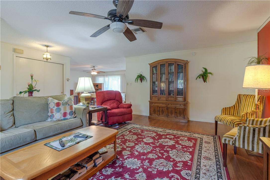 37 OAKLAND HILLS PL, Rotonda West, FL 33947
