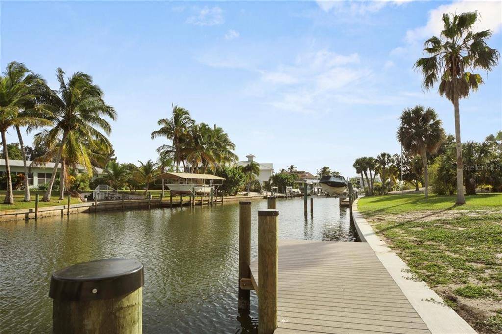 500 GREEN DOLPHIN DR S, Placida, FL 33946