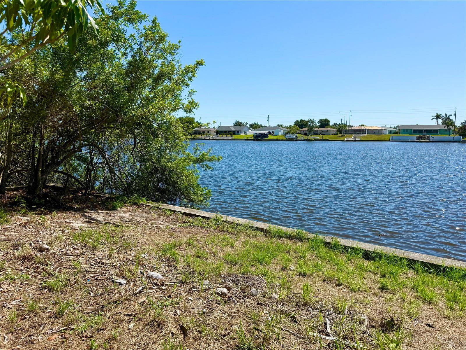 834 ELLICOTT CIR NW, Port Charlotte, FL 33952