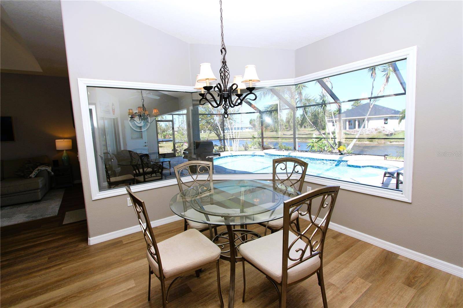 42 MARK TWAIN LN, Rotonda West, FL 33947
