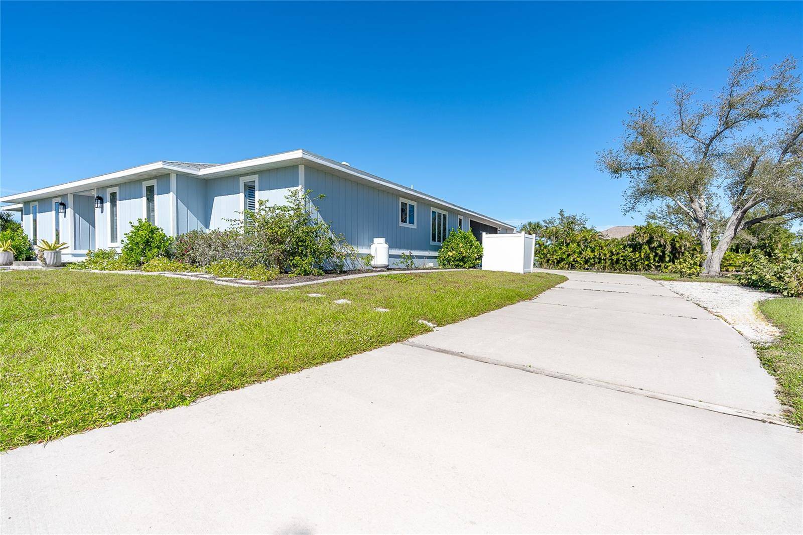 320 ANCHOR ROW, Placida, FL 33946