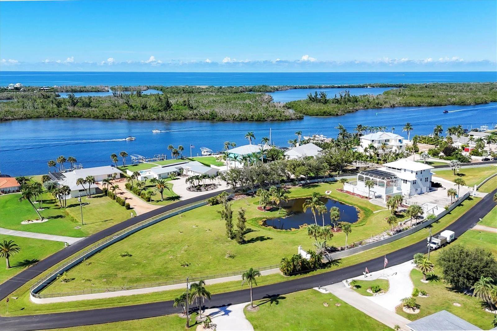 342 GREEN DOLPHIN DR, Placida, FL 33946