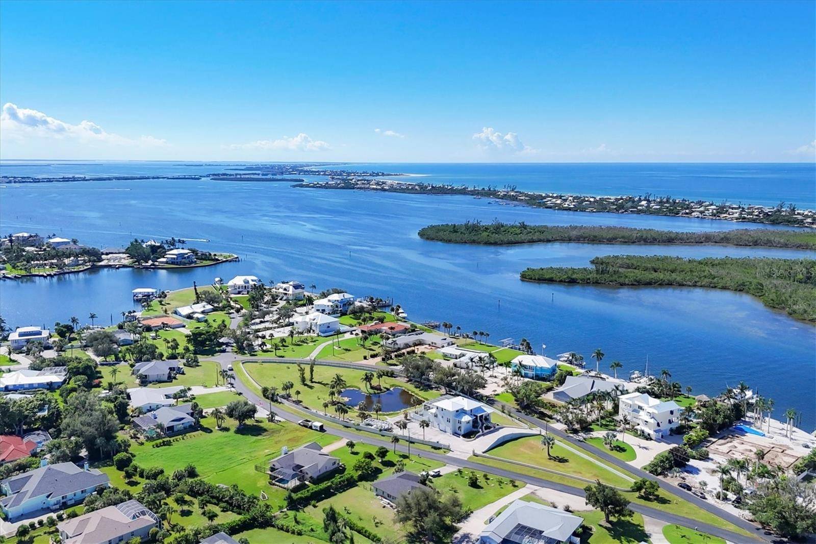 342 GREEN DOLPHIN DR, Placida, FL 33946