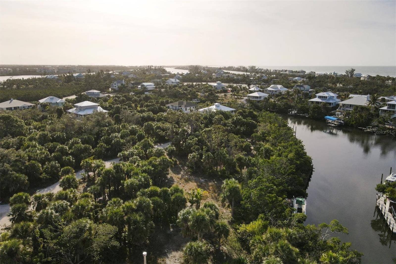 21 BAYSHORE CIR, Placida, FL 33946