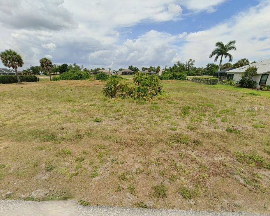 66 FAIRWAY RD, Rotonda West, FL 33947