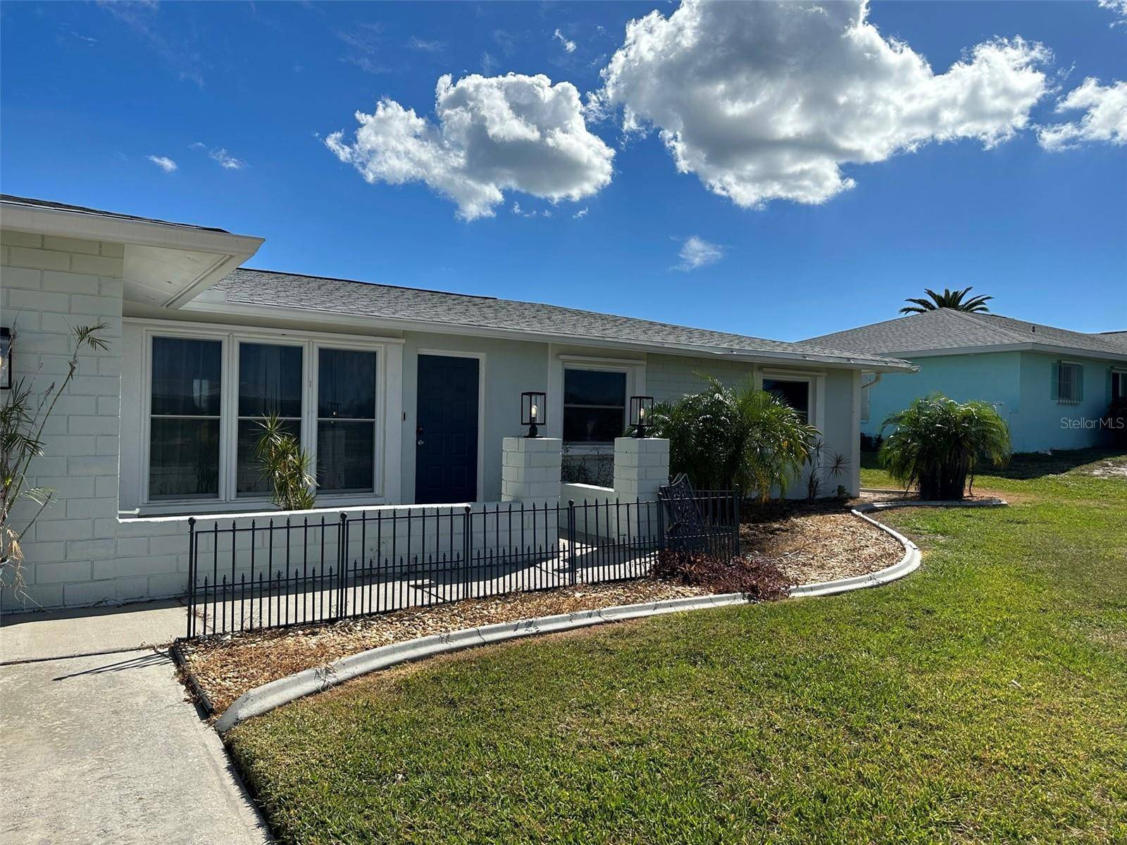 45 OAKLAND HILLS CT, Rotonda West, FL 33947