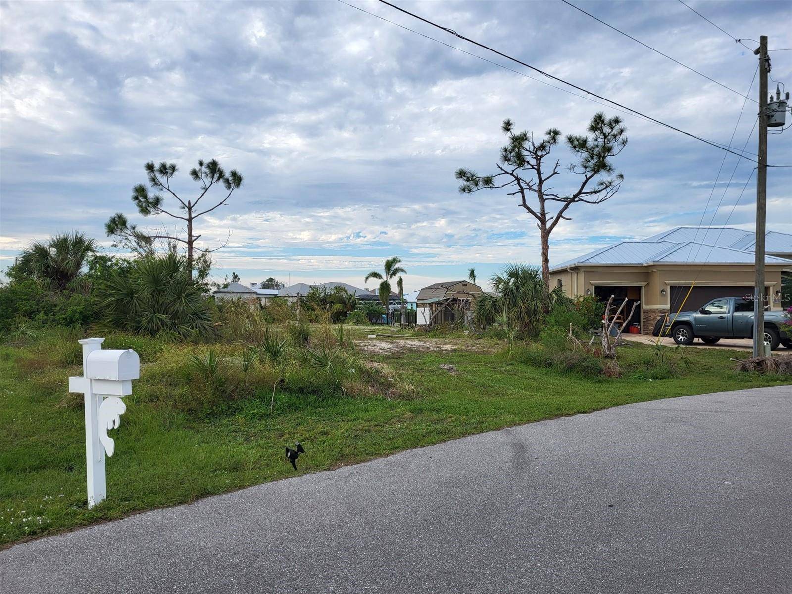 10610 RIVERSIDE RD, Port Charlotte, FL 33981