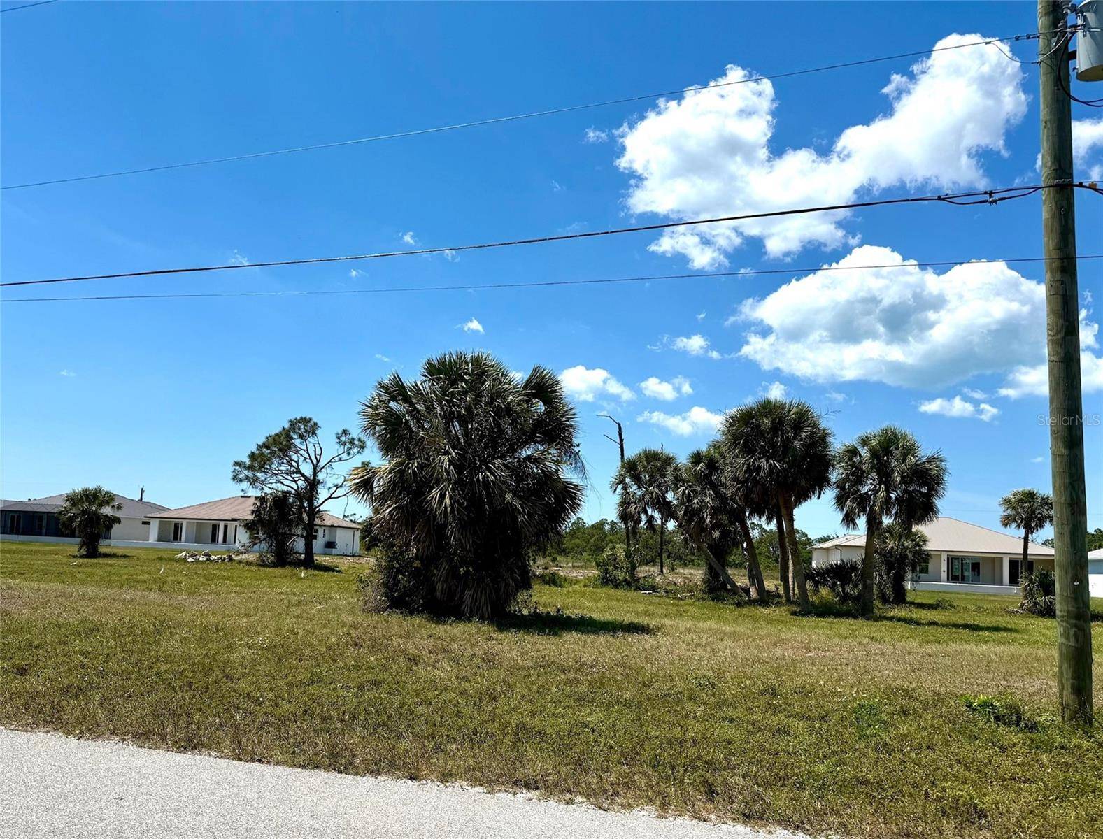 241 W PINE VALLEY LN, Rotonda West, FL 33947