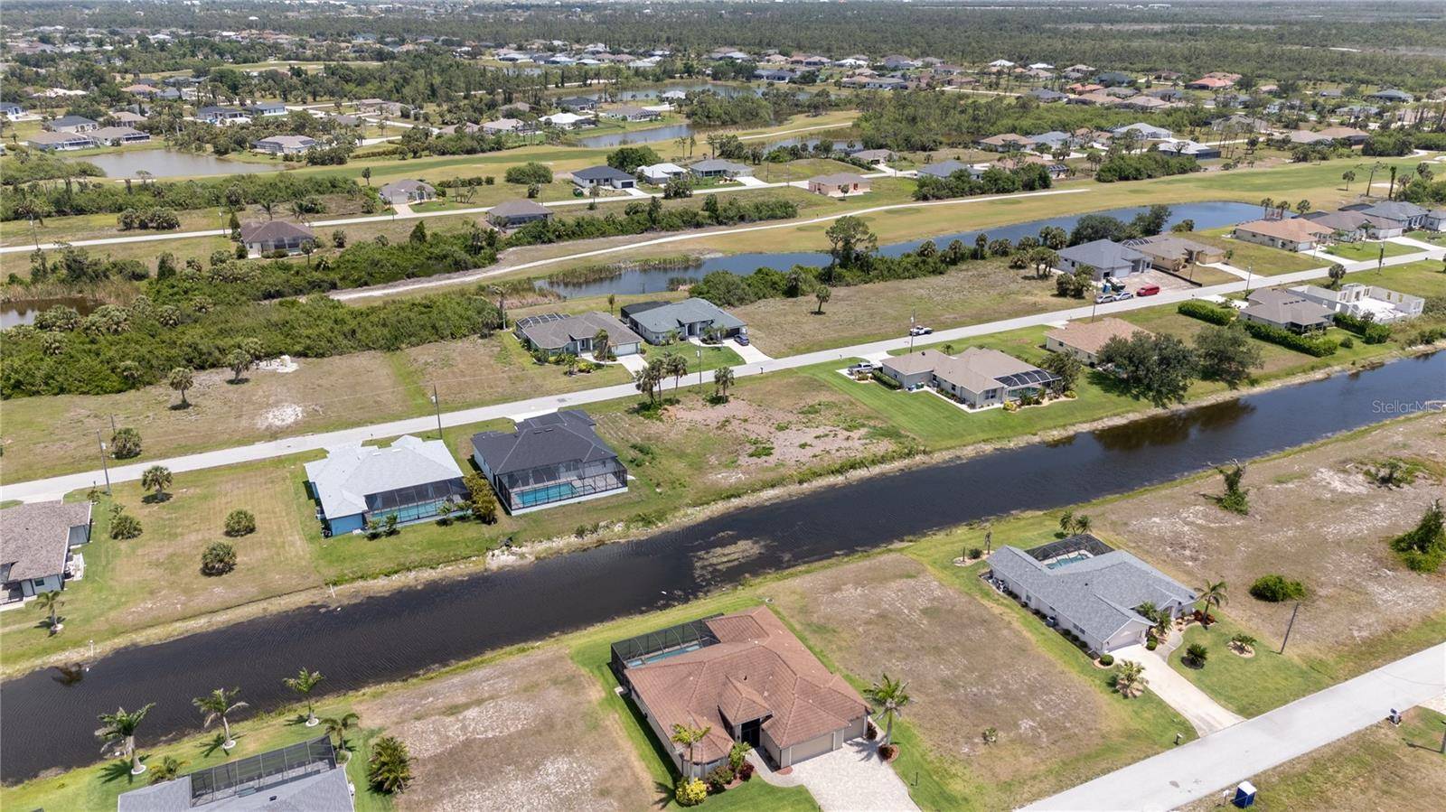 227 & 229 TOURNAMENT RD, Rotonda West, FL 33947