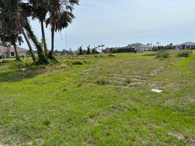 227 & 229 TOURNAMENT RD, Rotonda West, FL 33947
