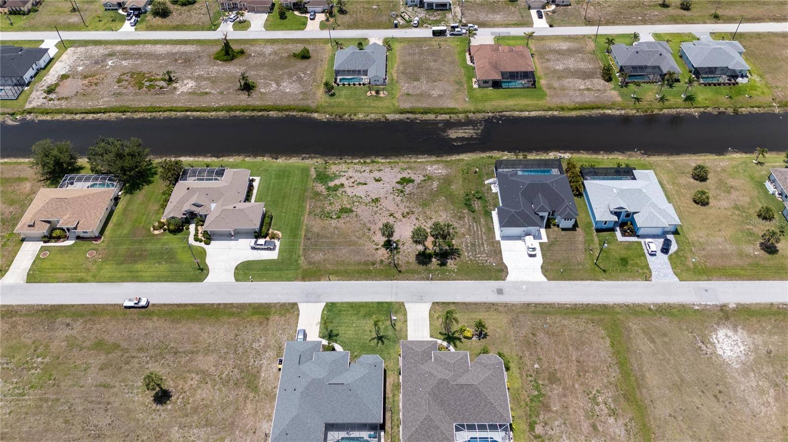 227 & 229 TOURNAMENT RD, Rotonda West, FL 33947