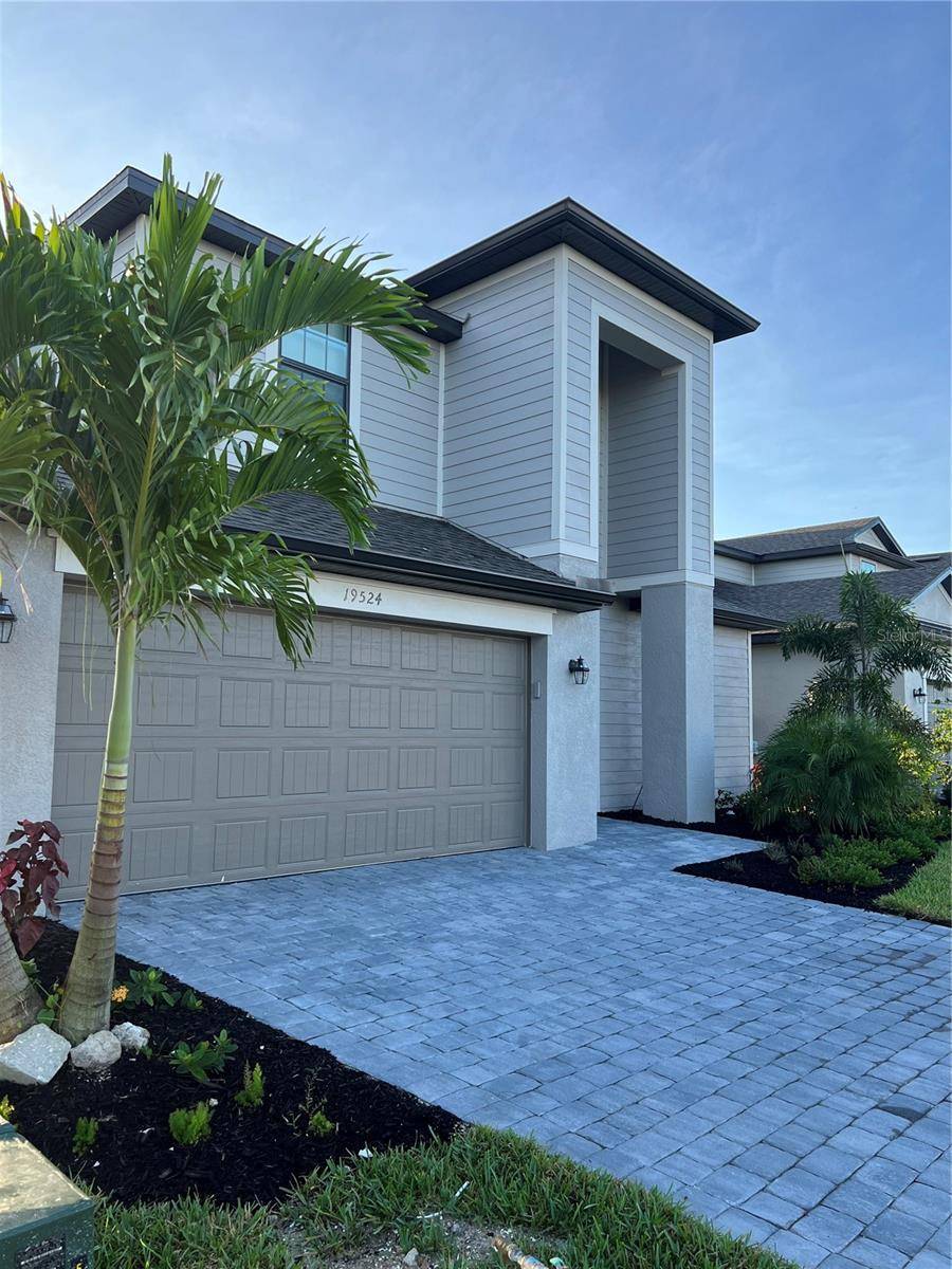 19524 FISHHAWK TRL, Venice, FL 34293