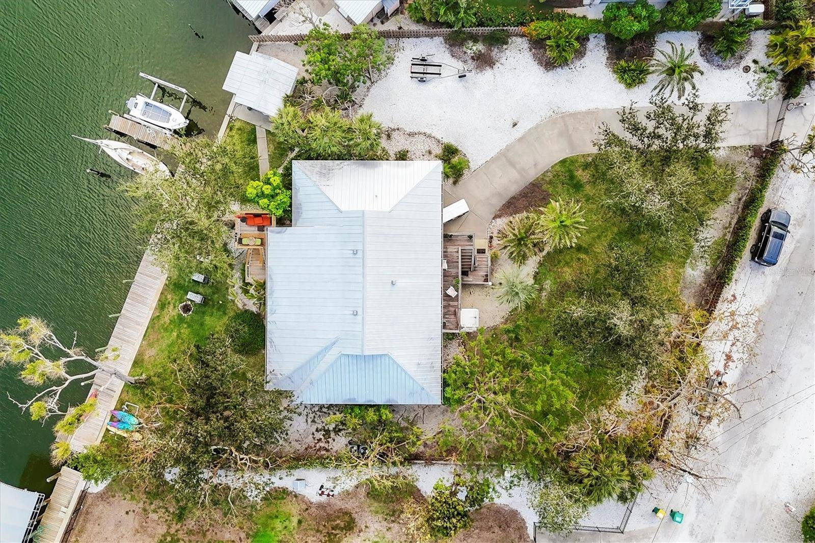 140 DAMFINO ST, Boca Grande, FL 33921