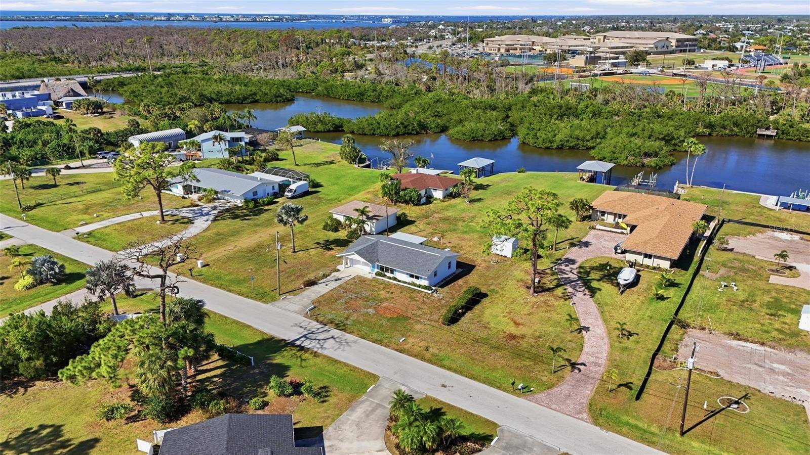 2050 OYSTER CREEK DR, Englewood, FL 34224