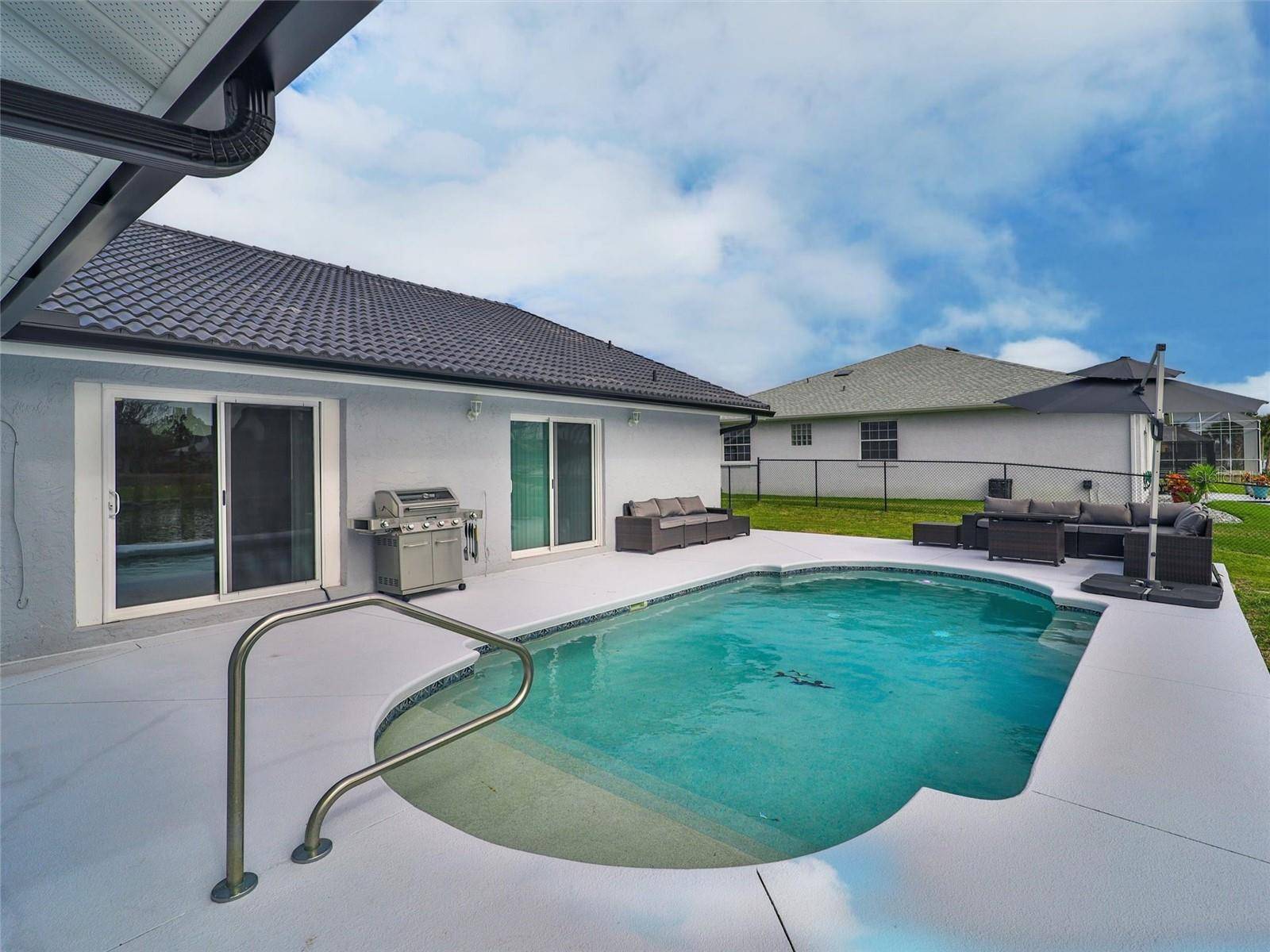 2 CEDAR CT, Palm Coast, FL 32137