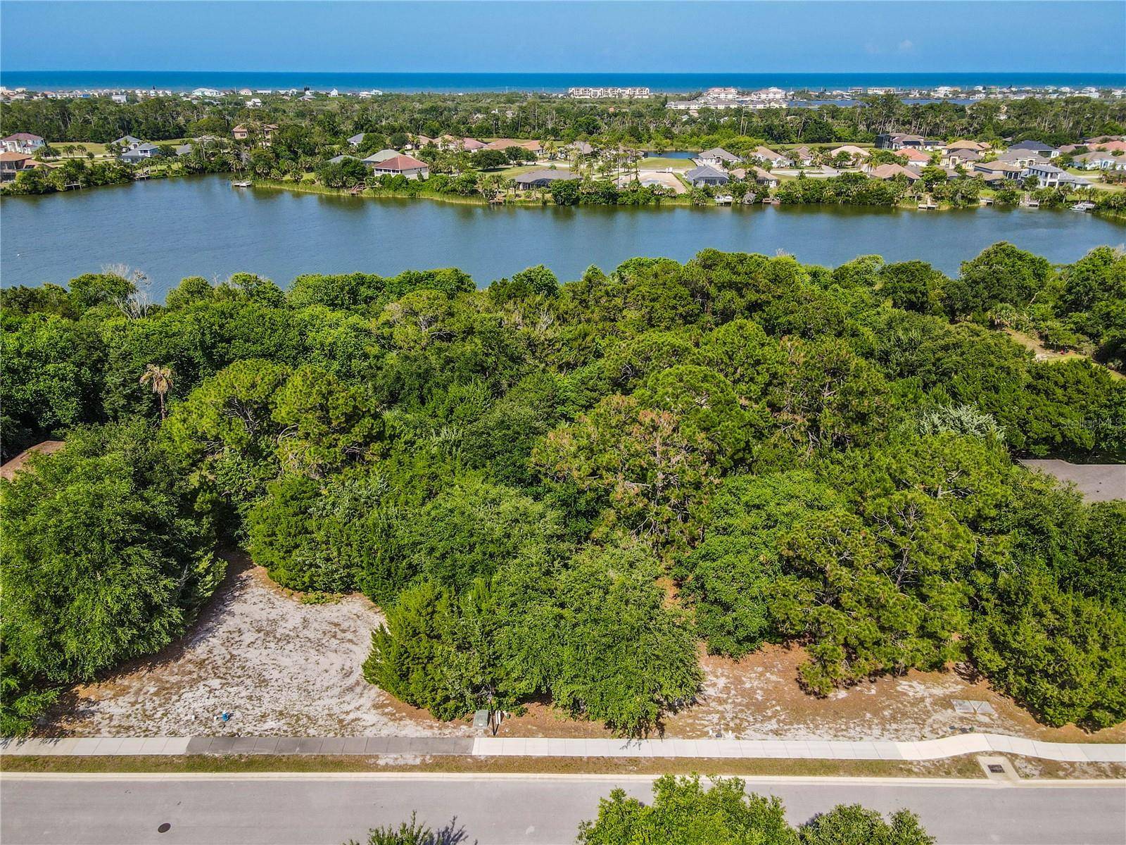22 N LAKEWALK DR, Palm Coast, FL 32137