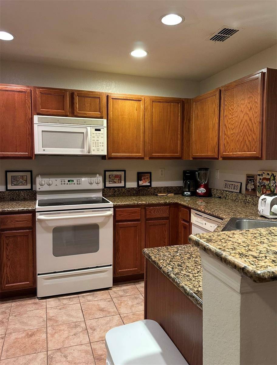 4600 E MOODY BLVD #3J, Bunnell, FL 32110
