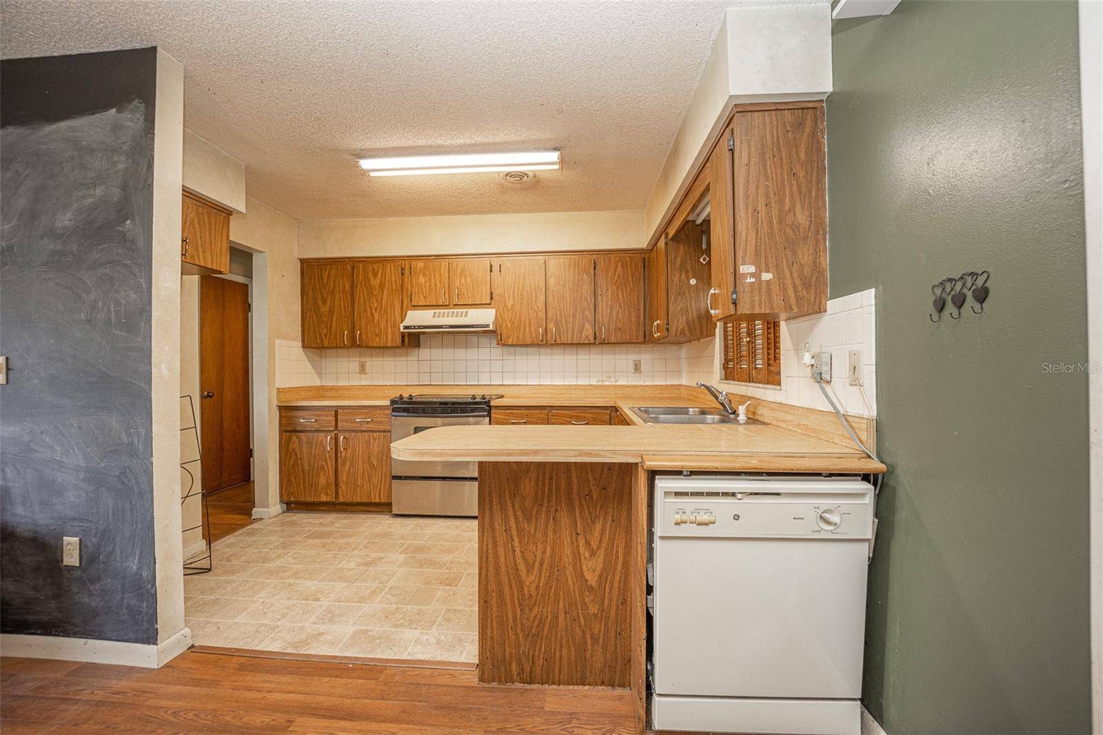 9701 E WARM SPRINGS AVE, Coleman, FL 33521