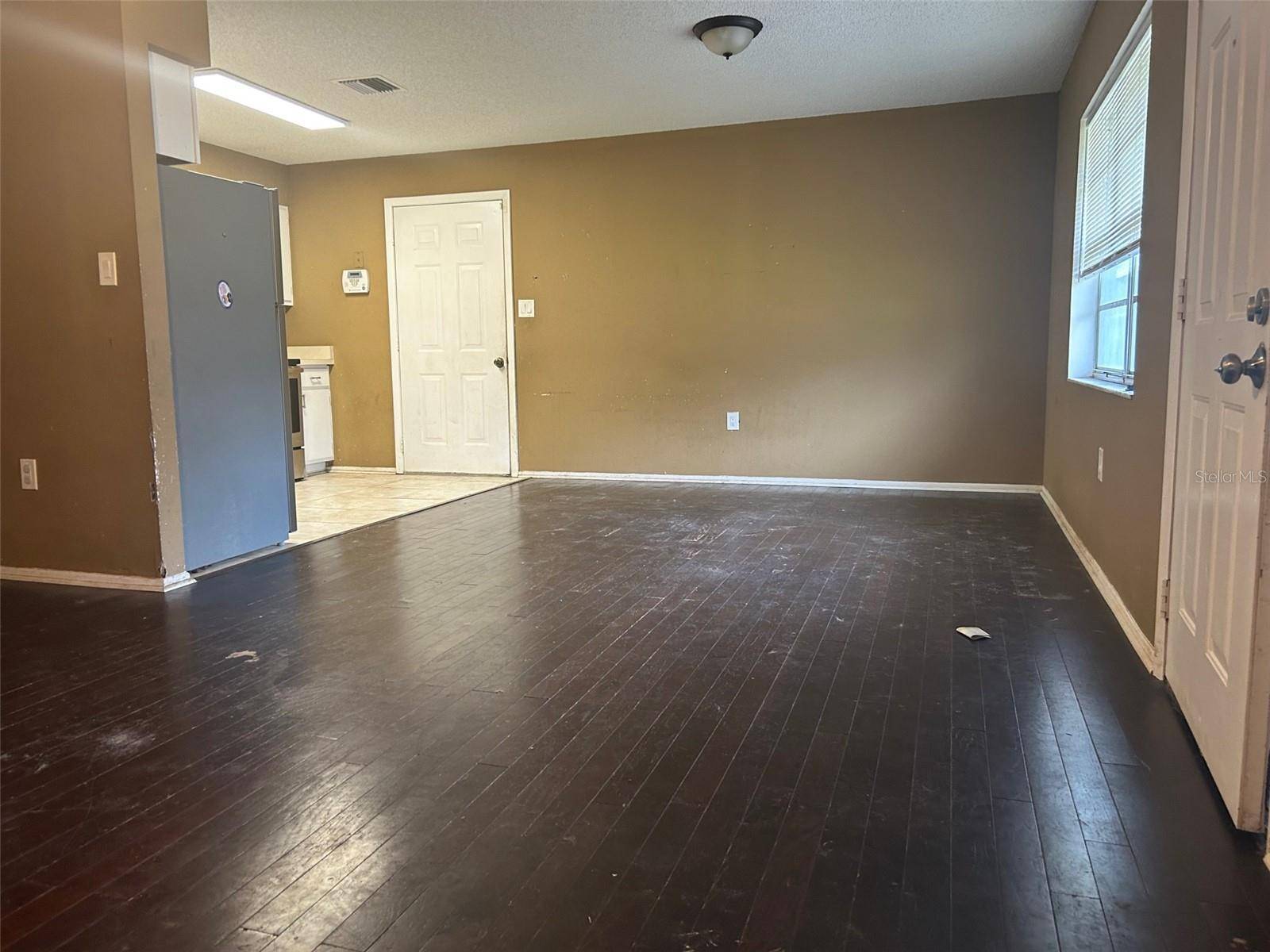 1215 E HAZZARD AVE, Eustis, FL 32726