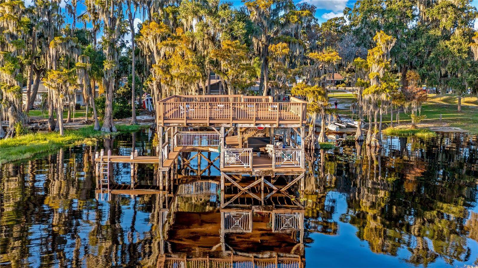 1241 W LAKESHORE DR, Clermont, FL 34711