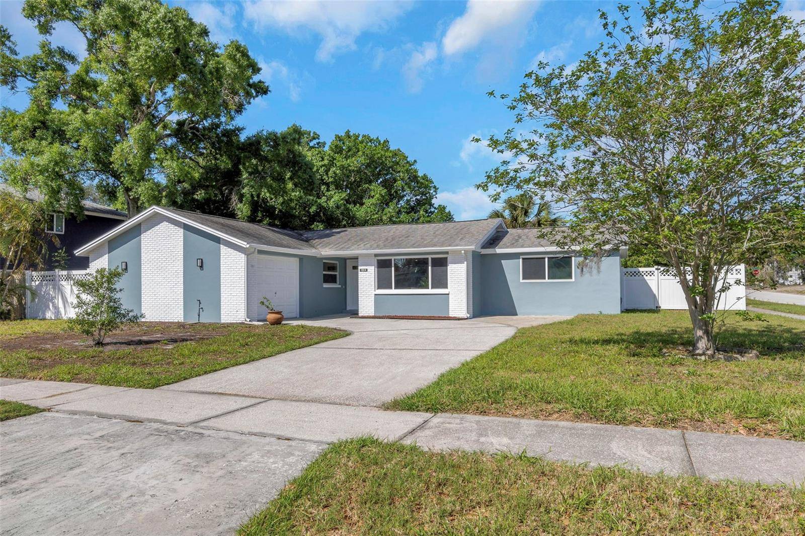 1004 GREENLEAF WAY, Tarpon Springs, FL 34689