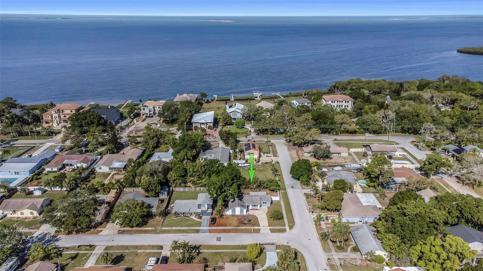 1004 GREENLEAF WAY, Tarpon Springs, FL 34689